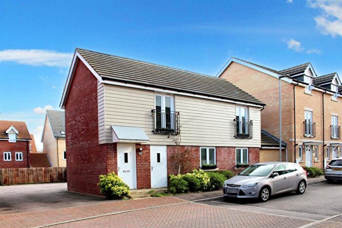 2 Bedroom Coach House For Sale In Falcon Crescent, Costessey, Norwich, NR8