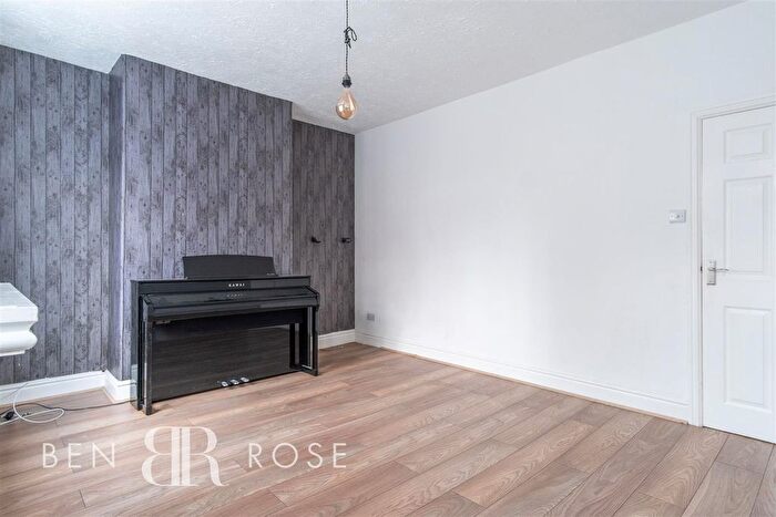 2 Bedroom End Of Terrace House For Sale In Cross Street, Leyland, PR25