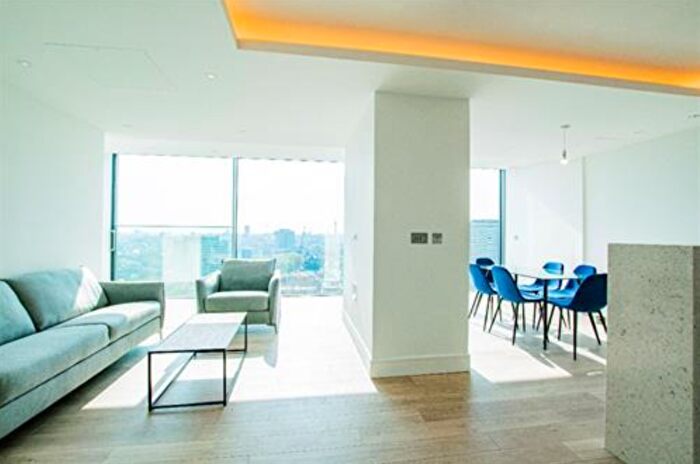 3 Bedroom Apartment To Rent In Bollinder Place, London, EC1V