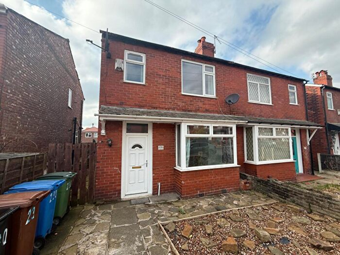 3 Bedroom Semi-Detached House To Rent In Turncroft Lane, Stockport, SK1