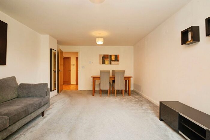 1 Bedroom Flat For Sale In Penstone Court, Chandlery Way, Cardiff, CF10