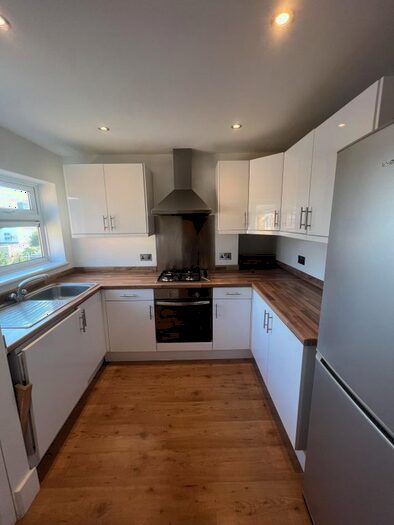 2 Bedroom Flat To Rent In Sewardstone Street, Waltham Abbey, EN9