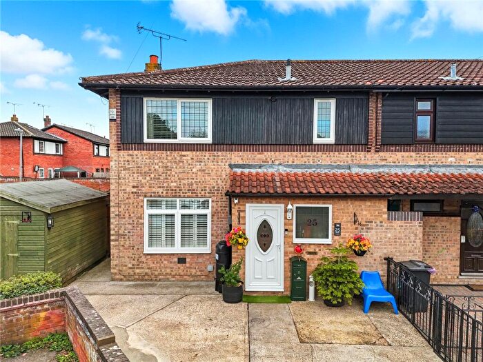 4 Bedroom End Of Terrace House For Sale In Betony Crescent, Billericay, CM12