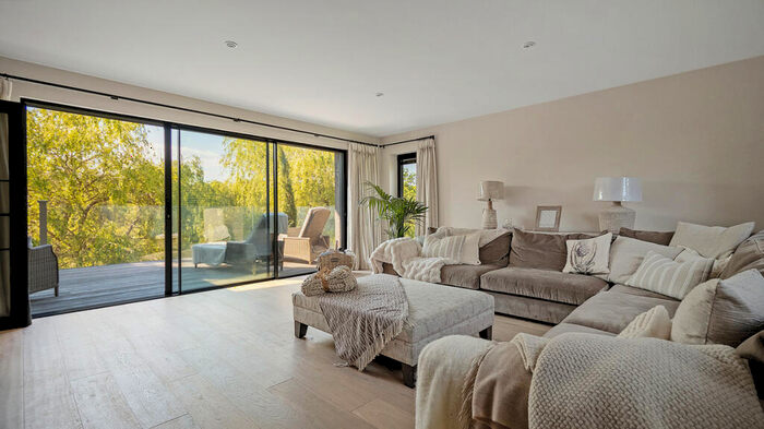 4 Bedroom Detached House For Sale In Riverside Off Tiddington Road, Stratford Upon Avon, Warwickshire., CV37
