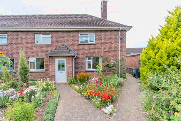 2 Bedroom Flat To Rent In Moor Close, Langport, TA10