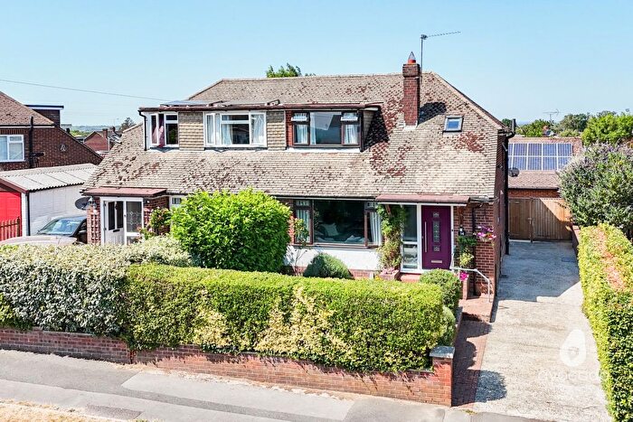 3 Bedroom Semi Detached House For Sale In Melrose Gardens, Arborfield Cross, RG2