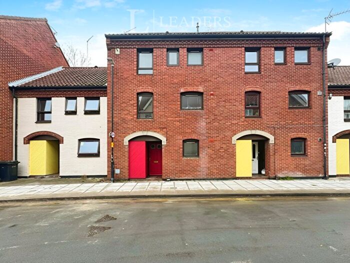 4 Bedroom Town House To Rent In Coslany Street, Norwich, NR3