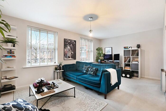 1 Bedroom Flat For Sale In Paxton Road, London, SE23