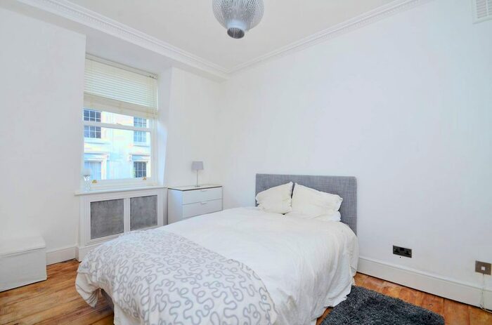 2 Bedroom Flat To Rent In Palace Court, Notting Hill Gate, London, W2
