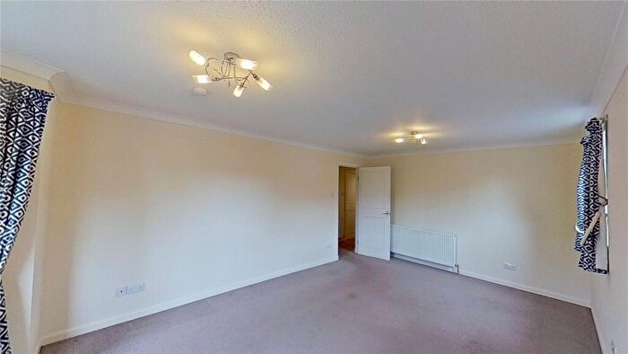 2 Bedroom Flat To Rent In Caithness Place, Edinburgh, EH5
