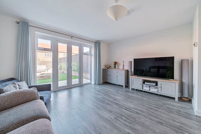 2 Bedroom End Of Terrace House For Sale In Bennetts Rest, Hook, RG27