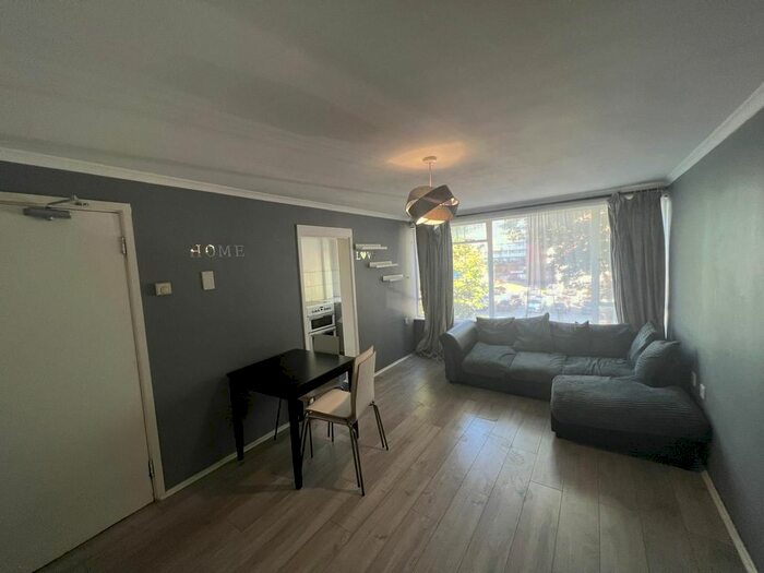 1 Bedroom Flat To Rent In Gilpin Crescent, London, N18