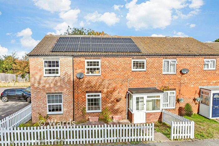 5 Bedroom End Of Terrace House For Sale In Goldfinch Close, Faversham, Kent, ME13