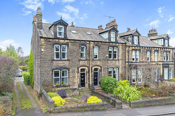 5 Bedroom Character Property For Sale In Carr Road, Calverly, LS28