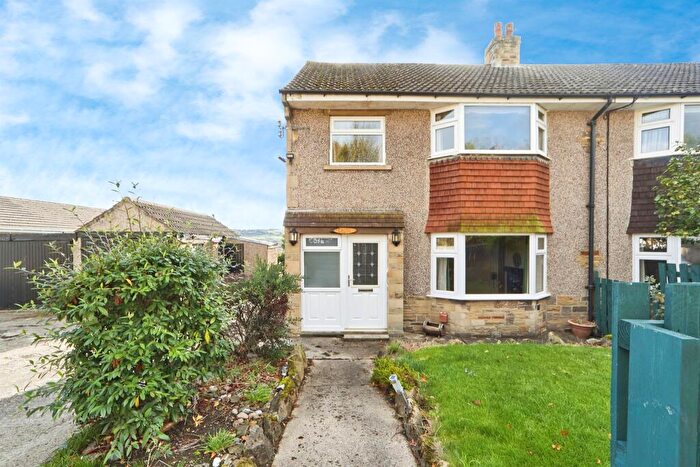 3 Bedroom Semi Detached House For Sale In Primrose Bank, Bingley, BD16