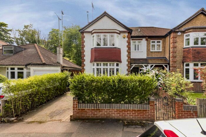 4 Bedroom Property To Rent In Claremont Road, London, N6
