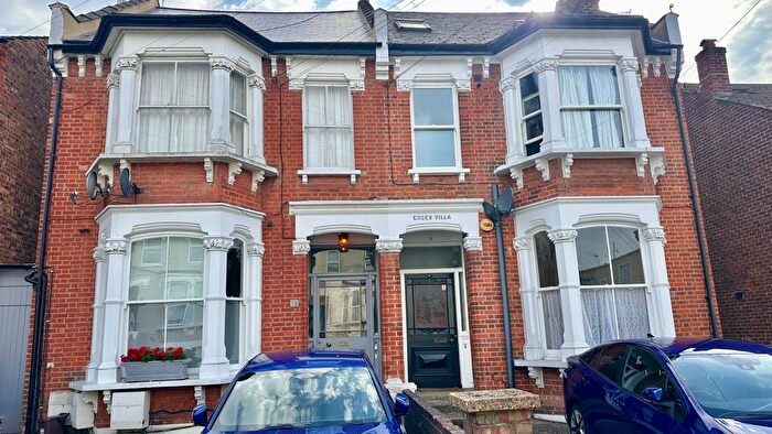 1 Bedroom Maisonette To Rent In Beaconsfield Road, London, N11