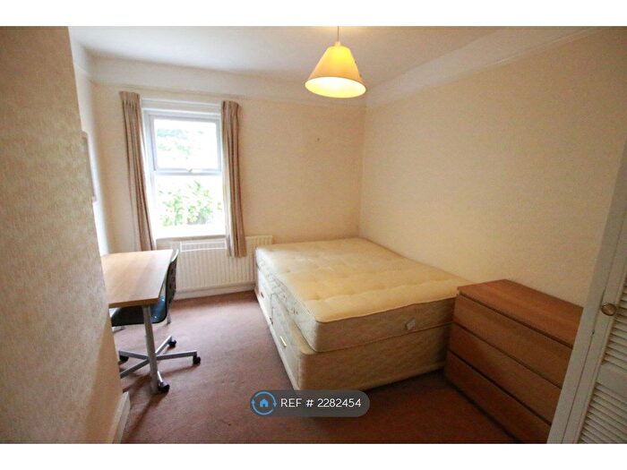 4 Bedroom Terraced House To Rent In St. Peters Road, Reading, RG6