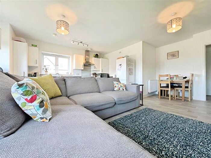 2 Bedroom Apartment For Sale In Trussell Road, Warfield, Bracknell, RG42