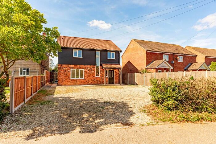 4 Bedroom Detached House For Sale In Sutton Crescent, Freethorpe, NR13
