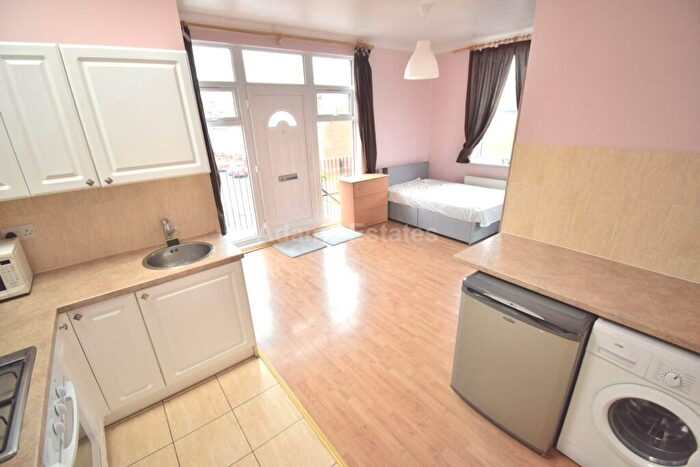 1 Bedroom Flat To Rent In London Road, Reading, RG1