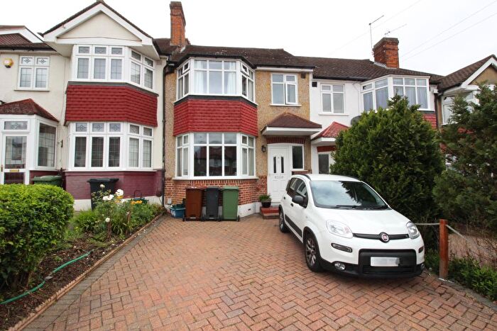 3 Bedroom Terraced House For Sale In Fairford Gardens, Worcester Park, KT4