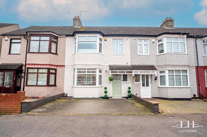 4 Bedroom Terraced House For Sale In Strathmore Gardens, Hornchurch, RM12