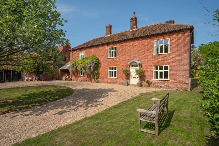 5 Bedroom Detached House For Sale In Ringland, Norwich, NR8