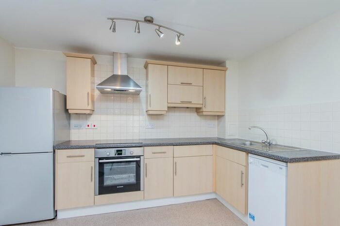 2 Bedroom Flat To Rent In High Street, Kidlington, OX5