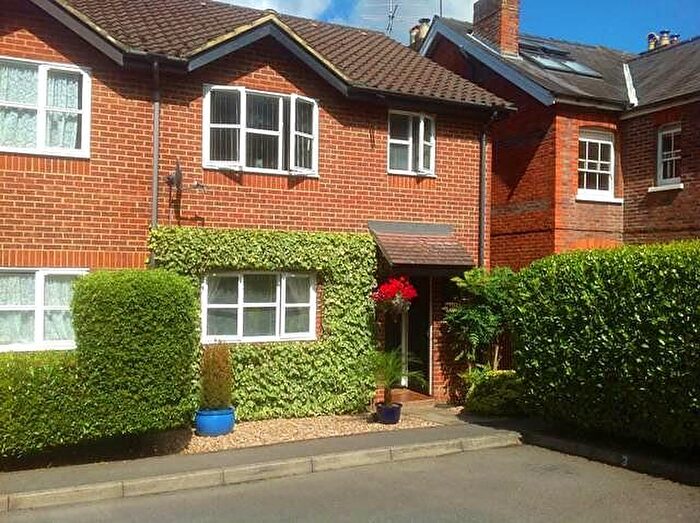 1 Bedroom House To Rent In Bedroom Property In Godalming, GU7