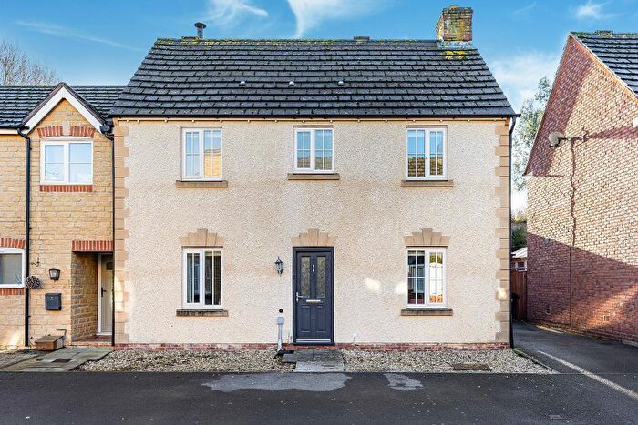3 Bedroom End Of Terrace House For Sale In Downham View, Dursley, GL11