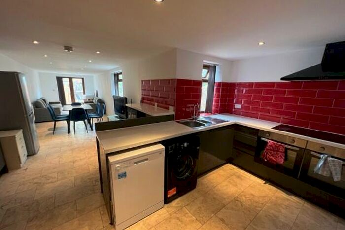 7 Bedroom Terraced House To Rent In May Street Cardiff, CF24