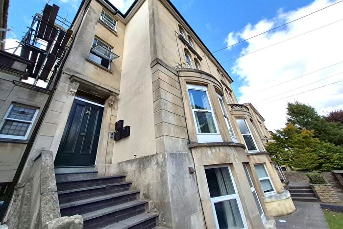 2 Bedroom Flat To Rent In Bedroom Ground Floor Flat In Cotham, BS6