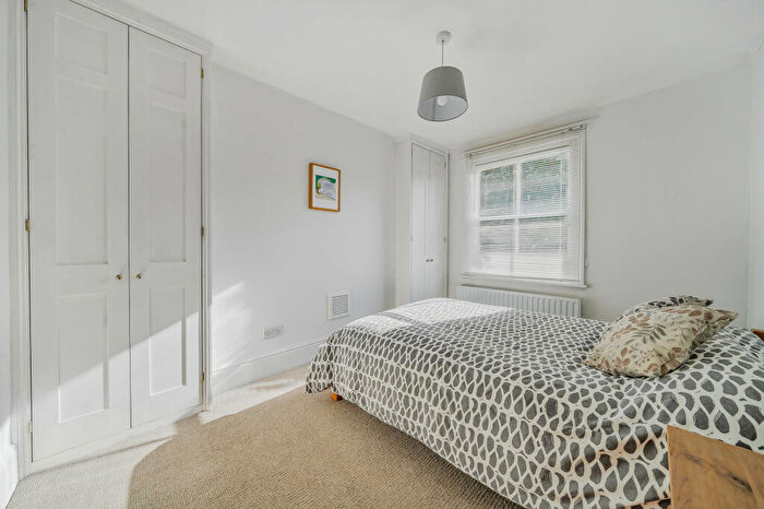 2 Bedroom Apartment To Rent In Oakden Street, London, SE11