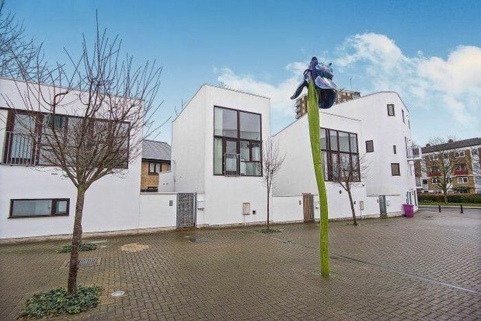 1 Bedroom Property To Rent In Eden Way, London, E3