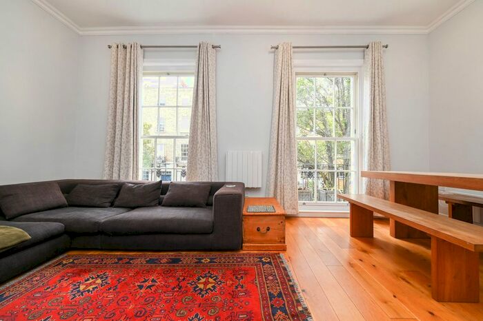 3 Bedroom Flat To Rent In Great Percy Street, London, WC1X