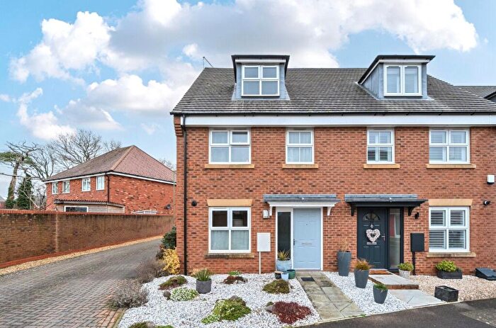 3 Bedroom Town House For Sale In Harebell Road, Andover, SP11