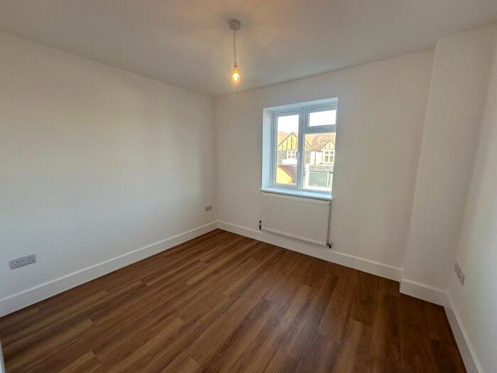 2 Bedroom Apartment To Rent In High Street, Bovingdon, Hemel Hempstead, HP3