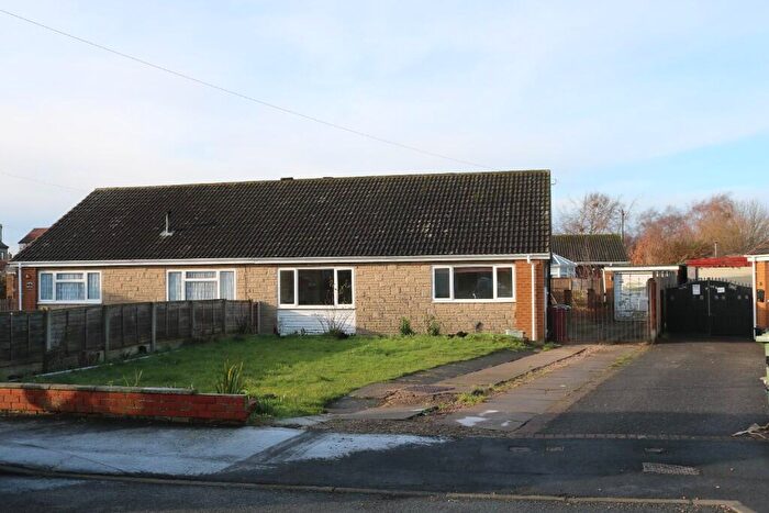 3 Bedroom Semi-Detached Bungalow For Sale In Pinfold, Epworth, DN9