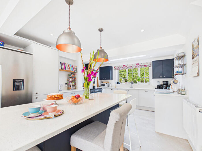 4 Bedroom Detached House For Sale In Park Street, King's Cliffe, PE8