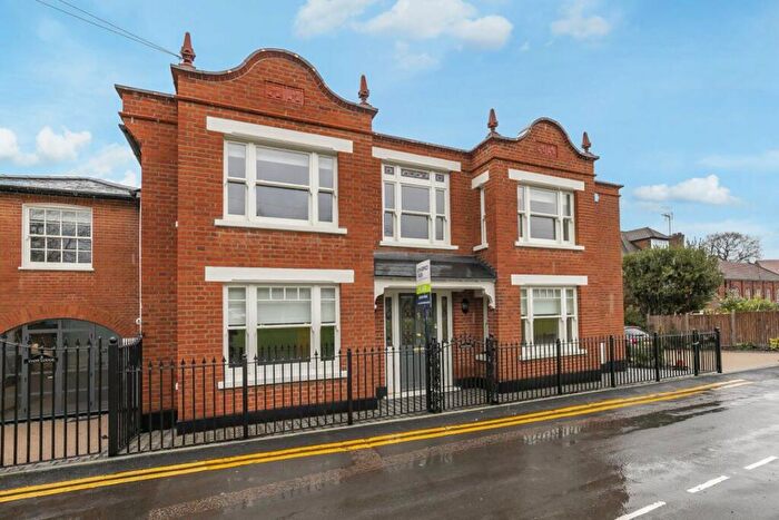 2 Bedroom Flat To Rent In Epping, CM16