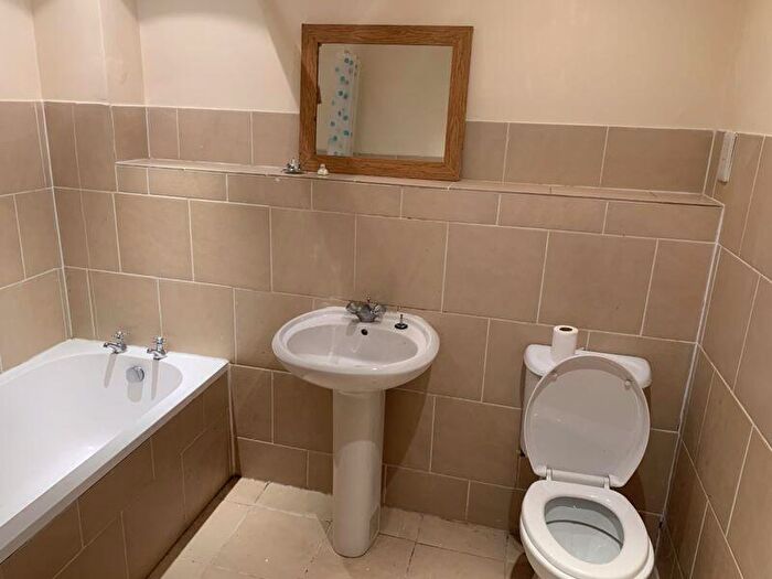 2 Bedroom Apartment To Rent In Lark Lane, Liverpool, L17