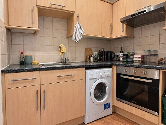 Studio To Rent In Leinster Gardens, London, W2