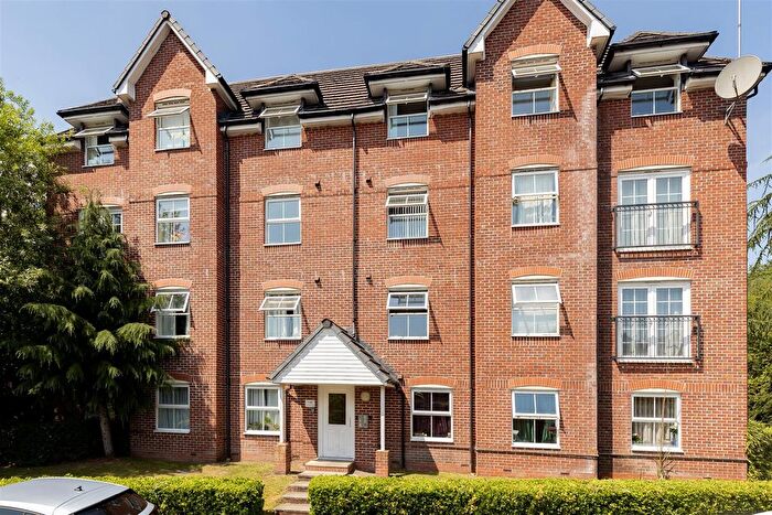 2 Bedroom Flat For Sale In Stoneyholme Avenue, Manchester, M8