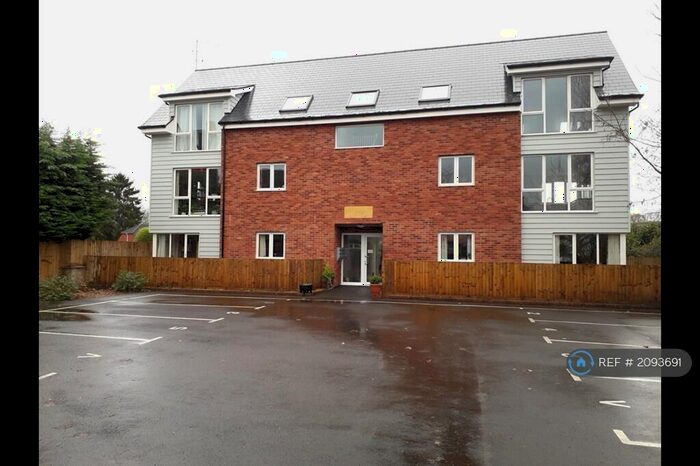 2 Bedroom Flat To Rent In Redford Place, Newent, GL18