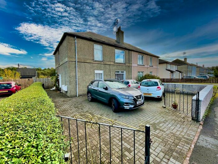 3 Bedroom Flat For Sale In India Drive, Inchinnan, Renfrew PA4