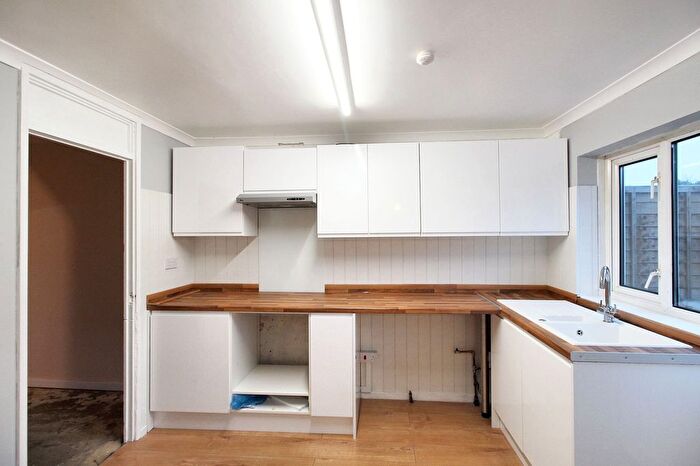3 Bedroom Terraced House For Sale In Nine Acres, Kennington, TN24