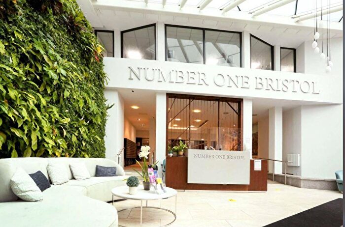 1 Bedroom Apartment To Rent In Lewins Mead, Bristol, BS1