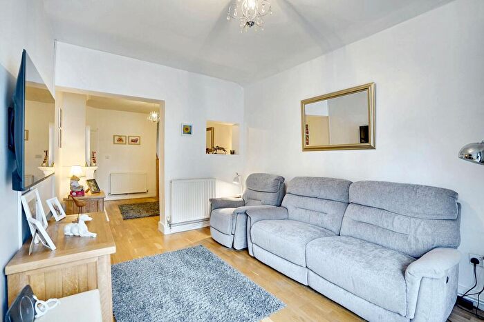 4 Bedroom Detached House For Sale In New Cheveley Road, Newmarket, CB8