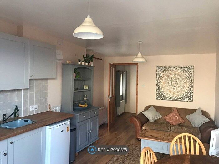 Studio To Rent In Cae Glas, Holyhead, LL65